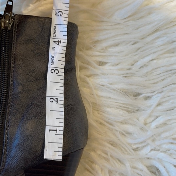 Madden girl Sashimi Grey Bootie - Picture 12 of 13